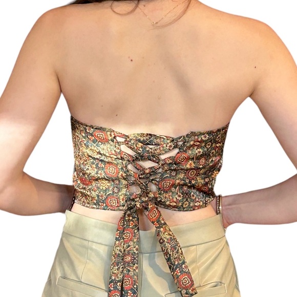 ⭐️2 for $140⭐️ Elegant Floral Crop Top - free size - Corset Vintage Tapestry - Picture 2 of 2
